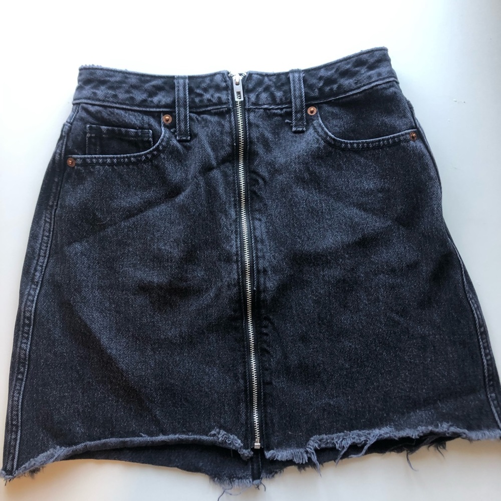 Abercrombie and Fitch Zoe Natural Rise Vintage A-Line Skirt| distressed black|0